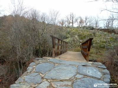 Cascadas Aljibe-Arquitectura Negra; monasterio de nuria rutas gorbea marismas de barbate botas con g